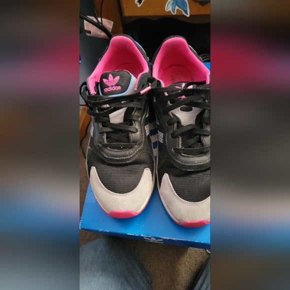 Shoes - Picture 2 of 10